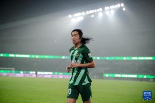 Báo bóng đá nhìn lại kinh nghiệm du học của Trương Nguyên: Trong thời gian đó gặp Đới Vĩ Tuấn, từng làm đội trưởng ở Lạc Lý Thập U19